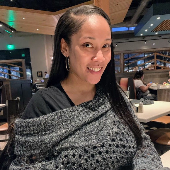 Meet your Posher, Rachel - Picture 2 of 8